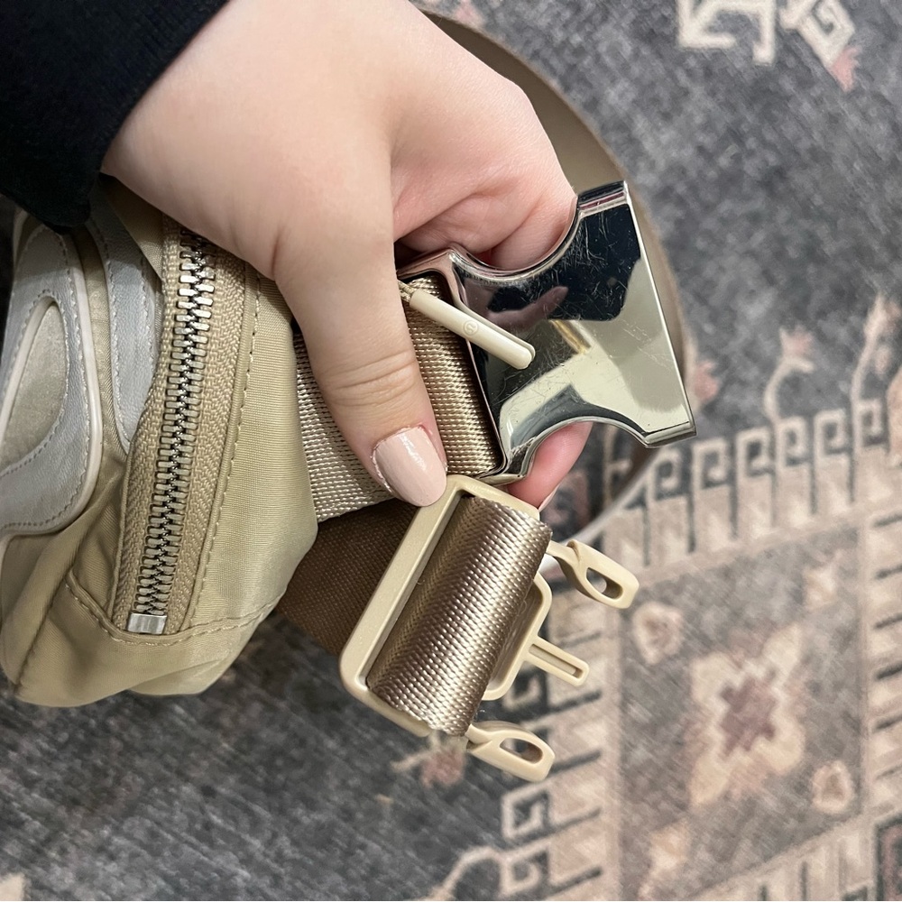 Lululemon Beige Crossbody Bag - Picture 2 of 6